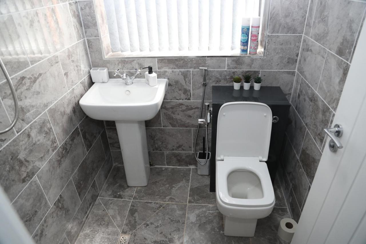 Homely 1-Bed Apartment In Birmingham Luaran gambar